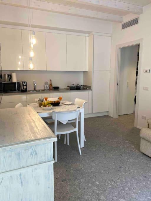 La Casa Di Gio: Piccolo Gioiello In Centro Como Zewnętrze zdjęcie
